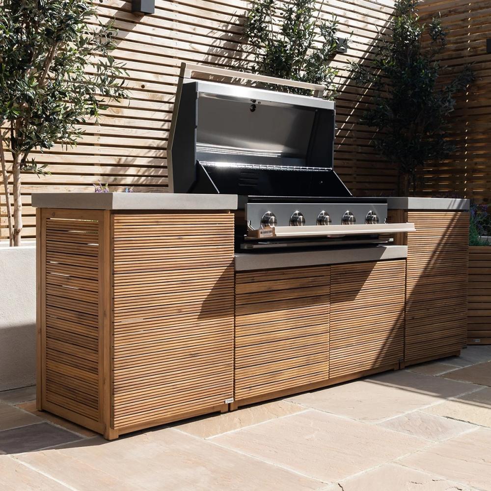 outdoor kitchen