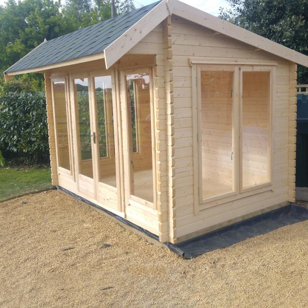 Wykenham 8 x 12 Cabin
