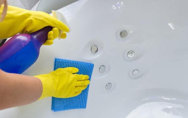 How To Clean And Maintain Your Walk-in Bathtub
